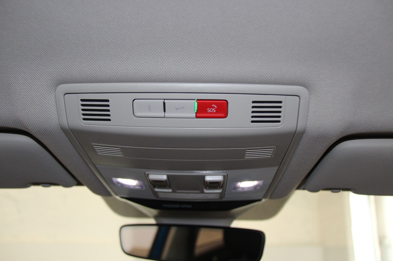 Volkswagen T-Roc Style 1.5 TSI DSG - Samsaru's Car Outlet