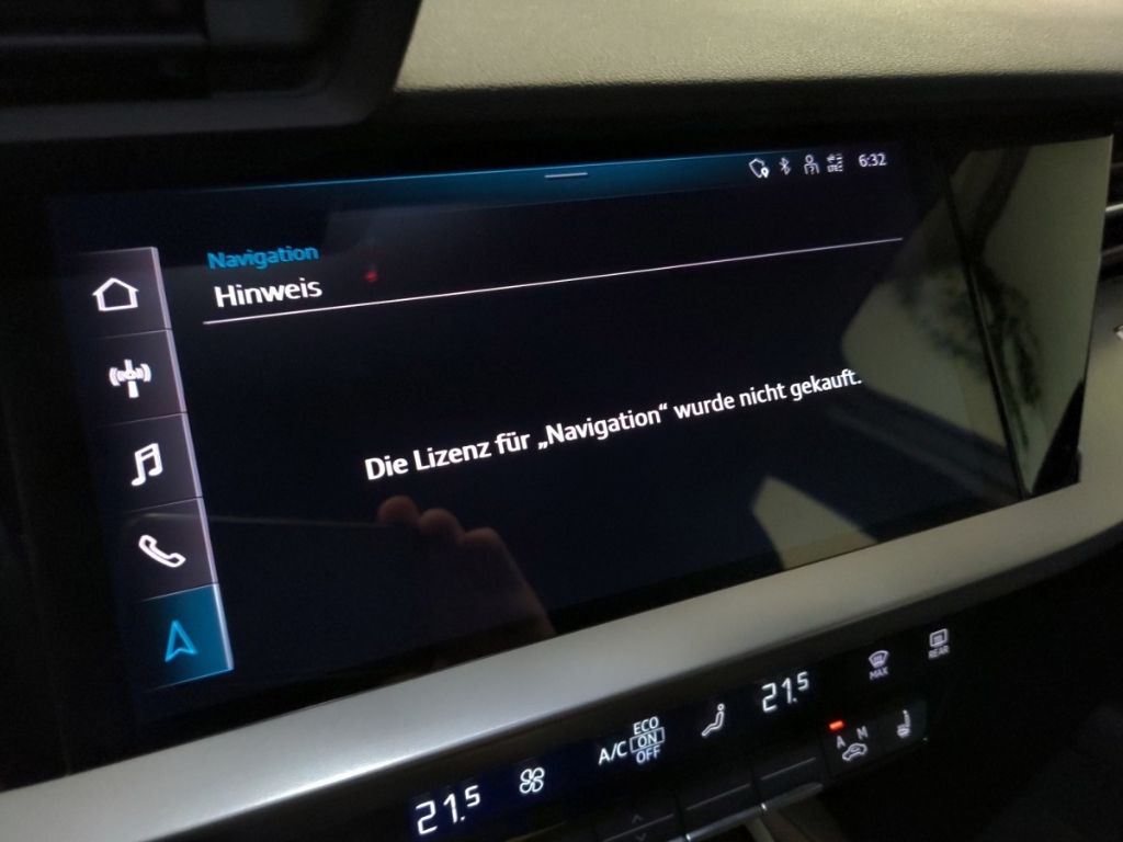 Audi A3 Sportback 40TFSIe S tronic LED Navi SHZ GRA P