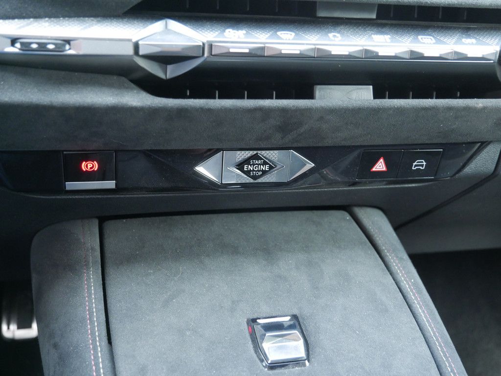 DS Automobiles DS 4 E-TENSE 225 Performance Line + MATRIX-LED