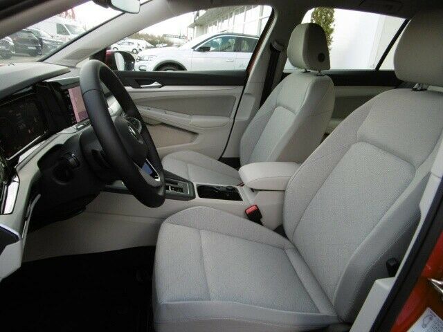 Volkswagen Golf VIII Life 1.0 eTSI - Samsaru's Car Outlet