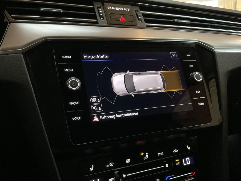 Volkswagen Passat Variant 1.5 TSI DSG Elegance - Samsaru's Car Outlet