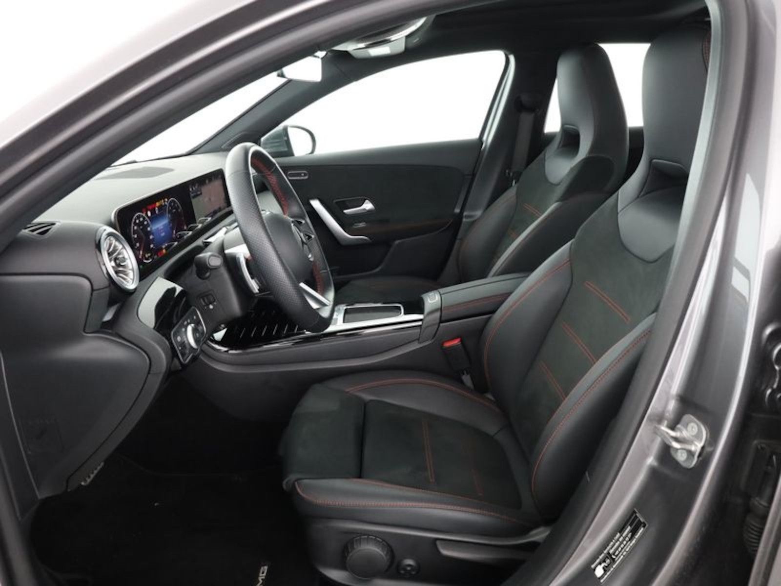 Mercedes-Benz A 200 AMG-Line - Samsaru's Car Outlet