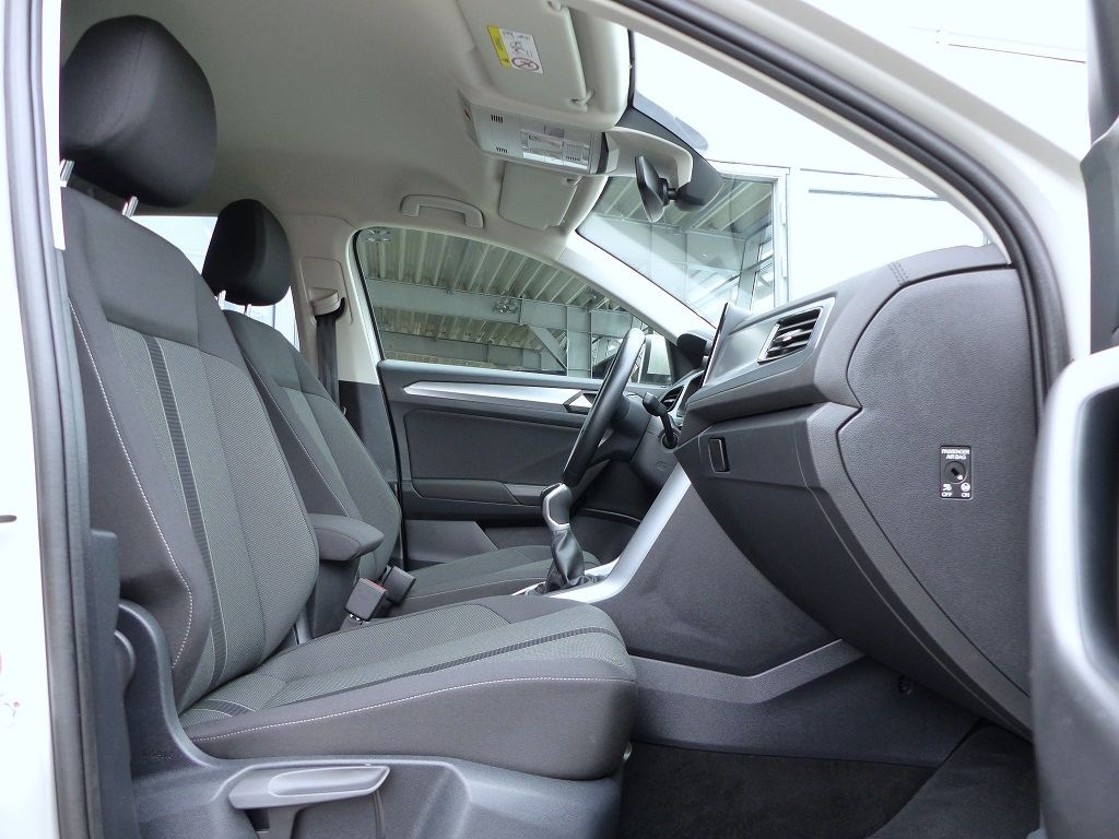 Volkswagen T-Roc 1.0 TSI Life - Samsaru's Car Outlet
