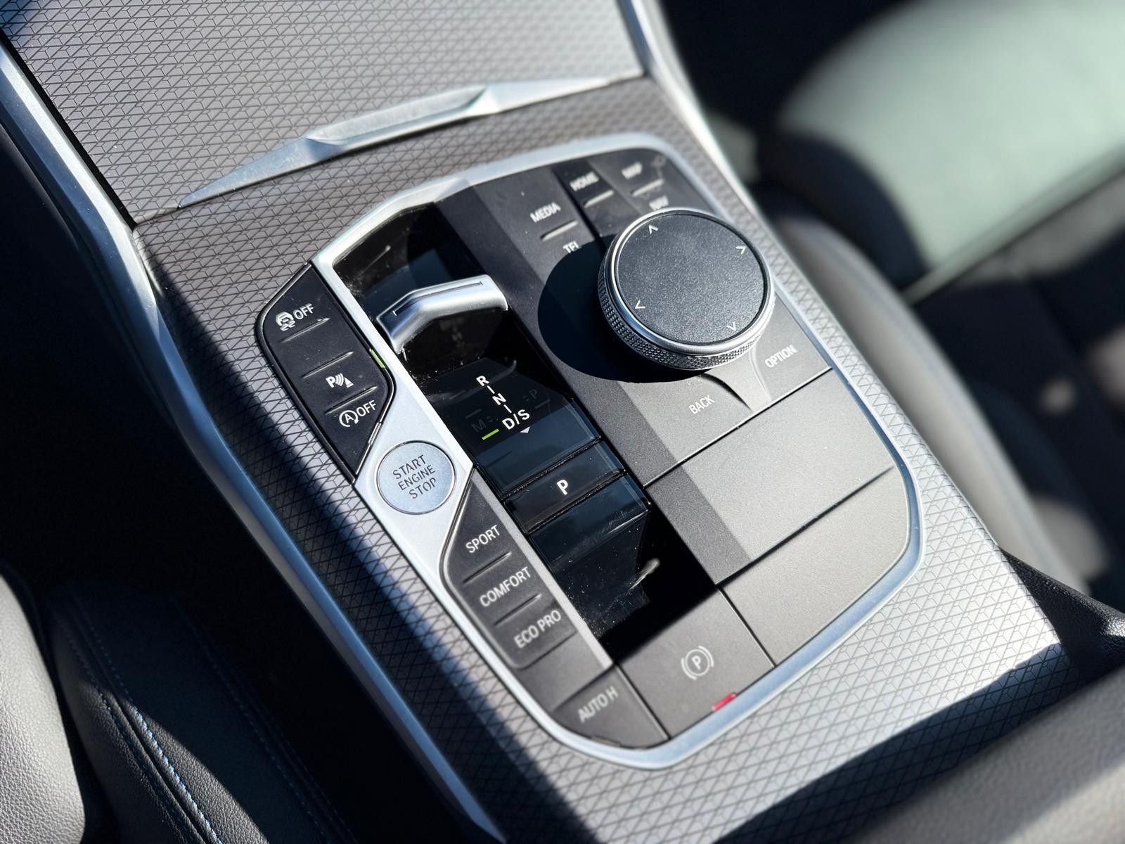BMW 320 i Touring M-Sport - Samsaru's Car Outlet