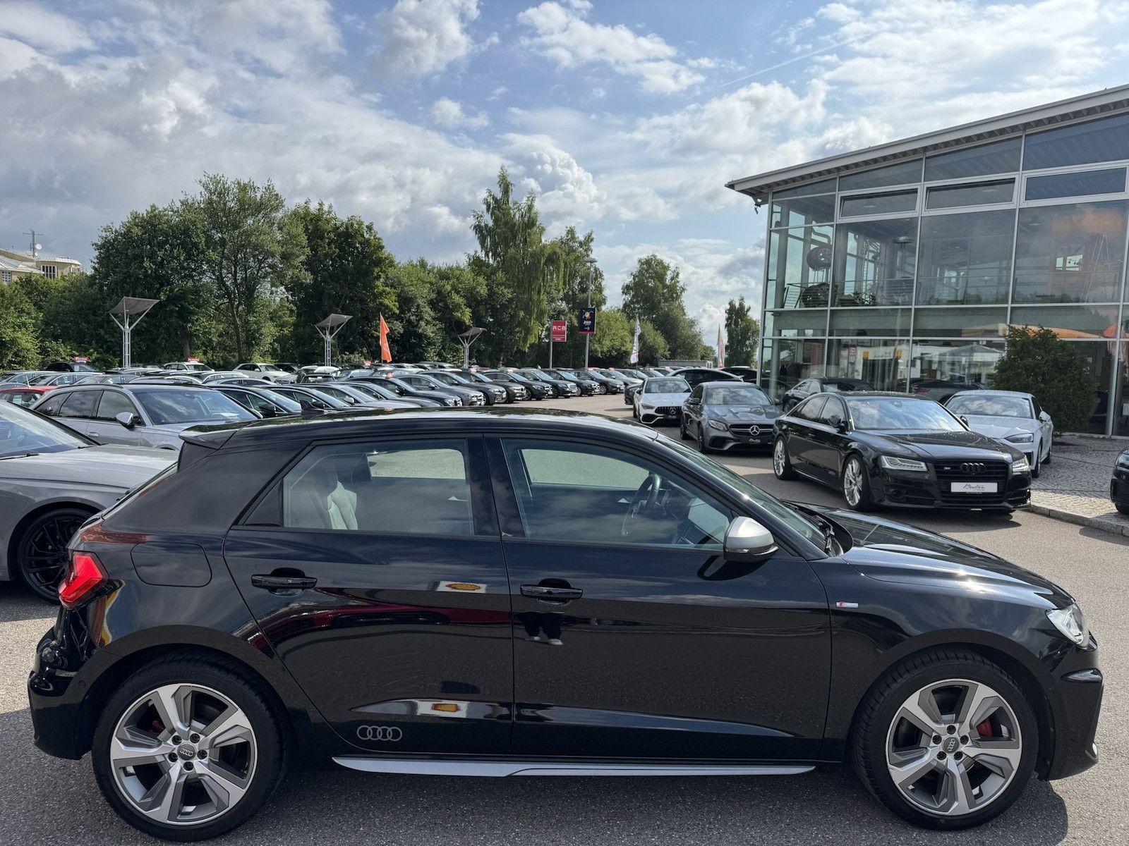 Audi A1 40 TFSI S-Line - Samsaru's Car Outlet