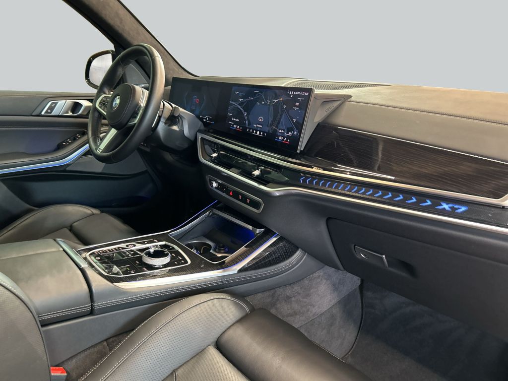 BMW X7 xDrive40d M-PaketPro AHK Pano HiFi Massage
