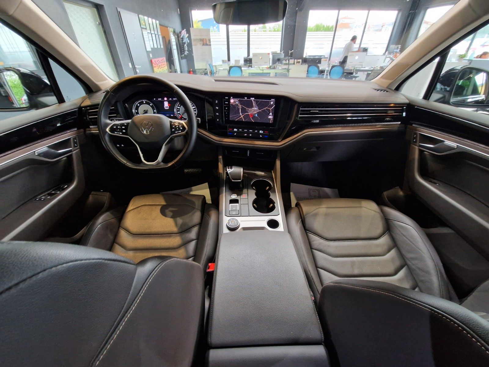 Volkswagen Touareg 3.0TDI Atmosphere 4Motion - Samsaru's Car Outlet
