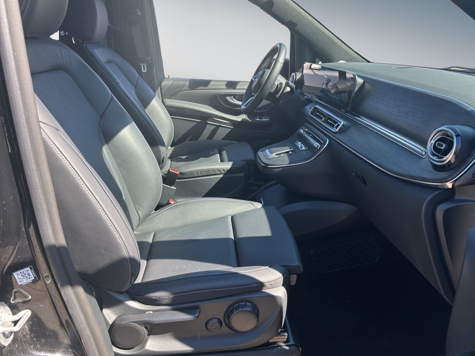 Mercedes-Benz V 300 d AVANTGARDE - Samsaru's Car Outlet