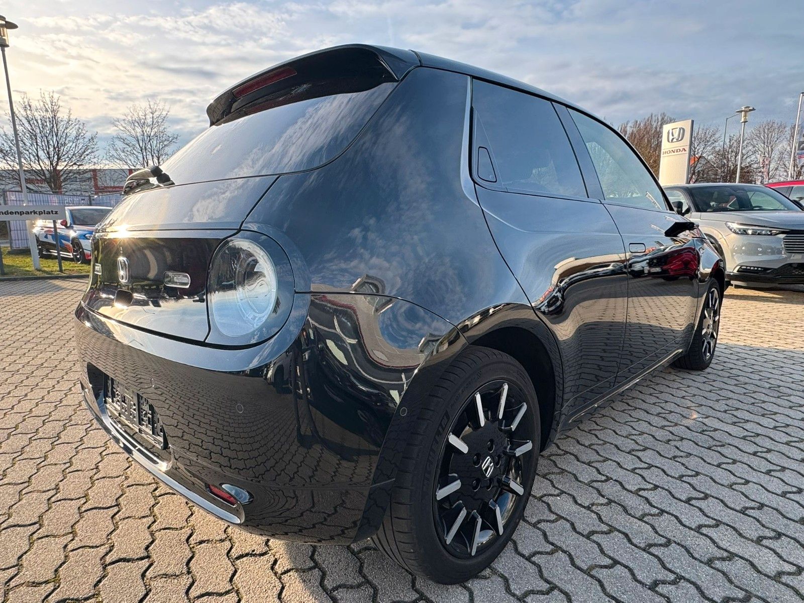 Honda e Advance 17er