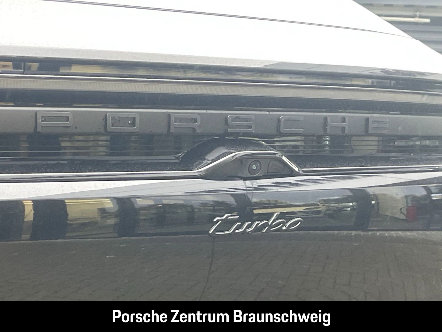 Porsche Macan Turbo BOSE Luftfederung Panoramadach LED