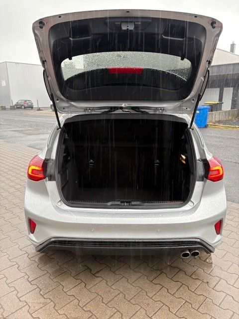 Ford Focus Lim. ST-Line ACC LED Navi Kamera