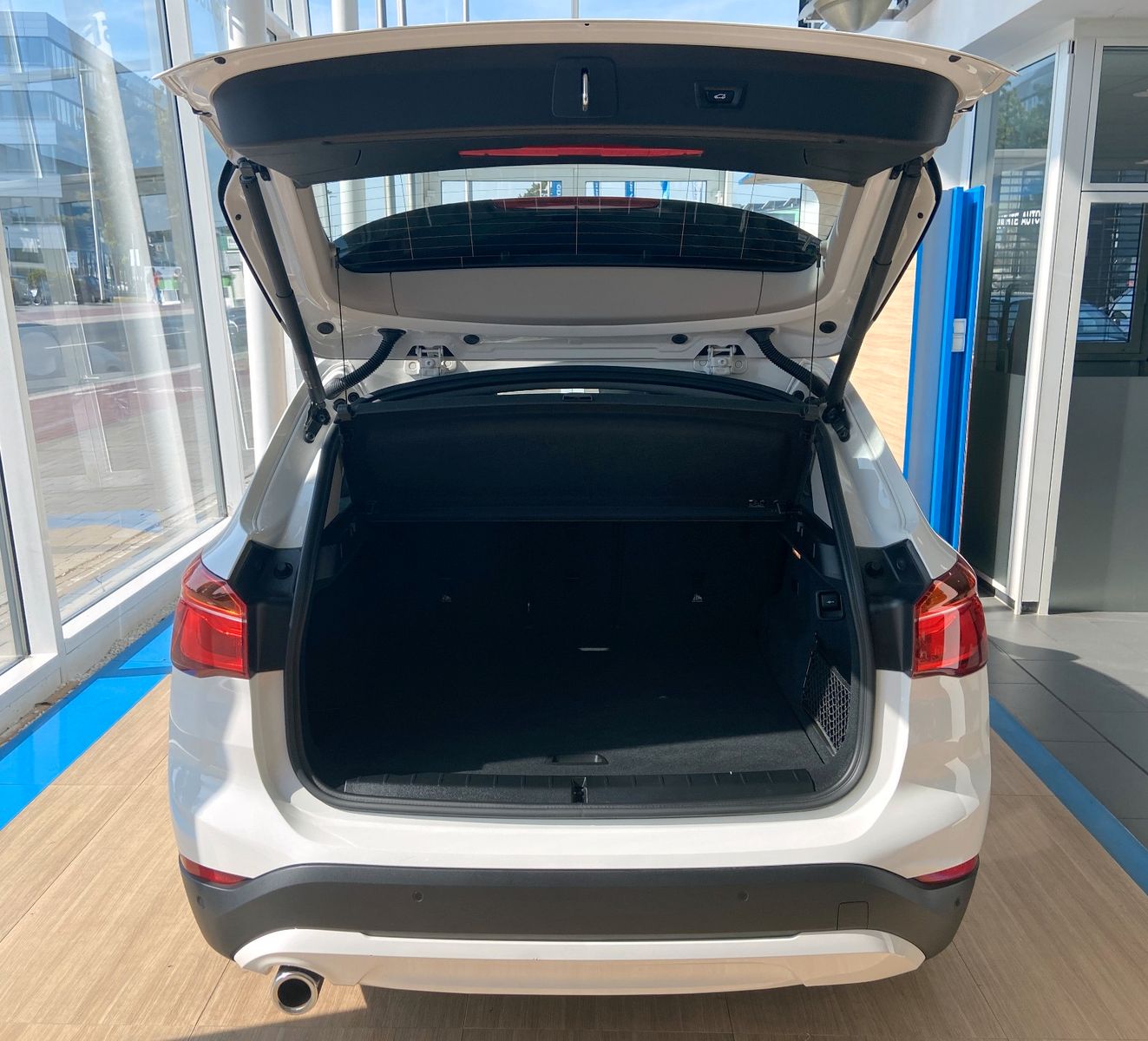 BMW X1 xDrive25e - Samsaru's Car Outlet