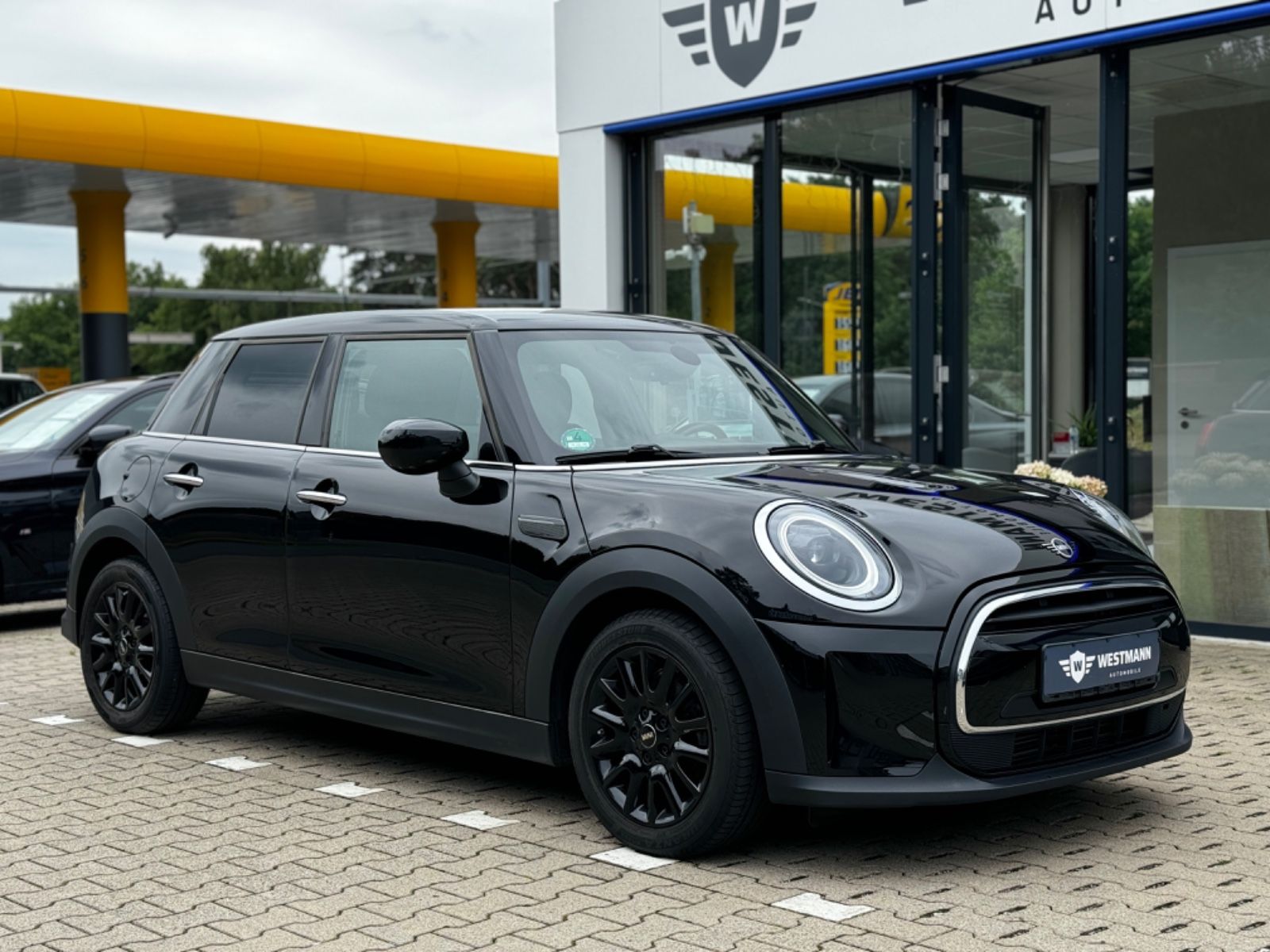 MINI Cooper - Samsaru's Car Outlet