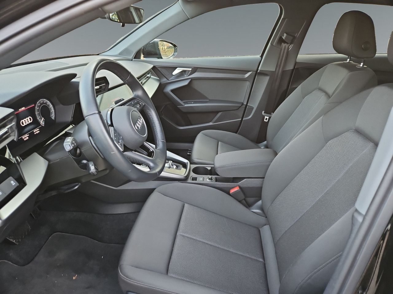 Audi A3  Sportback TFSI e DSG,NAVI+,SHZ,GRA,PDC,VC