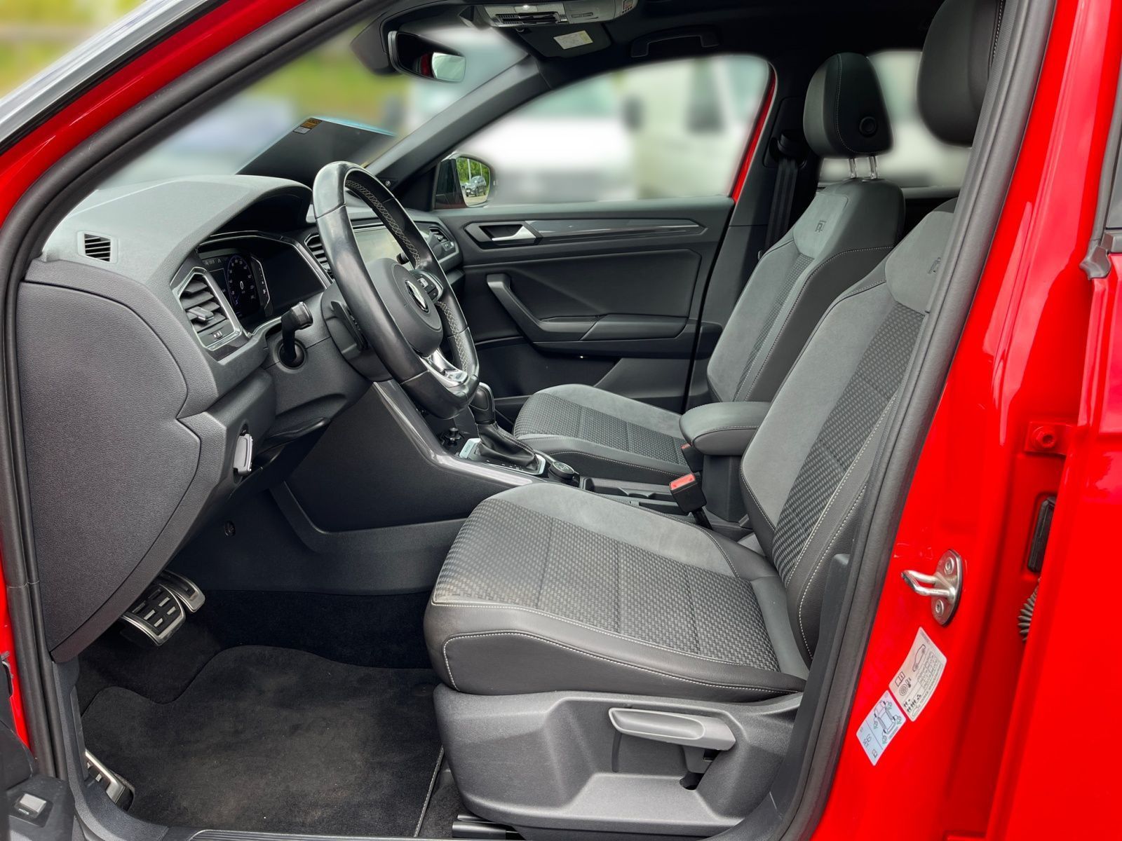 Volkswagen T-Roc R-Line 2.0 TSI 4M DSG - Samsaru's Car Outlet