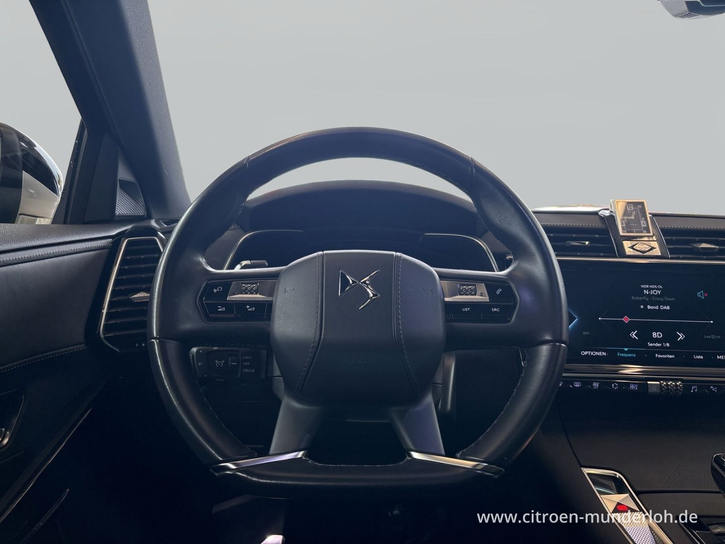 DS Automobiles DS7 E-Tense 4x4 Louvre Hybrid Autom. LEDER PANOR
