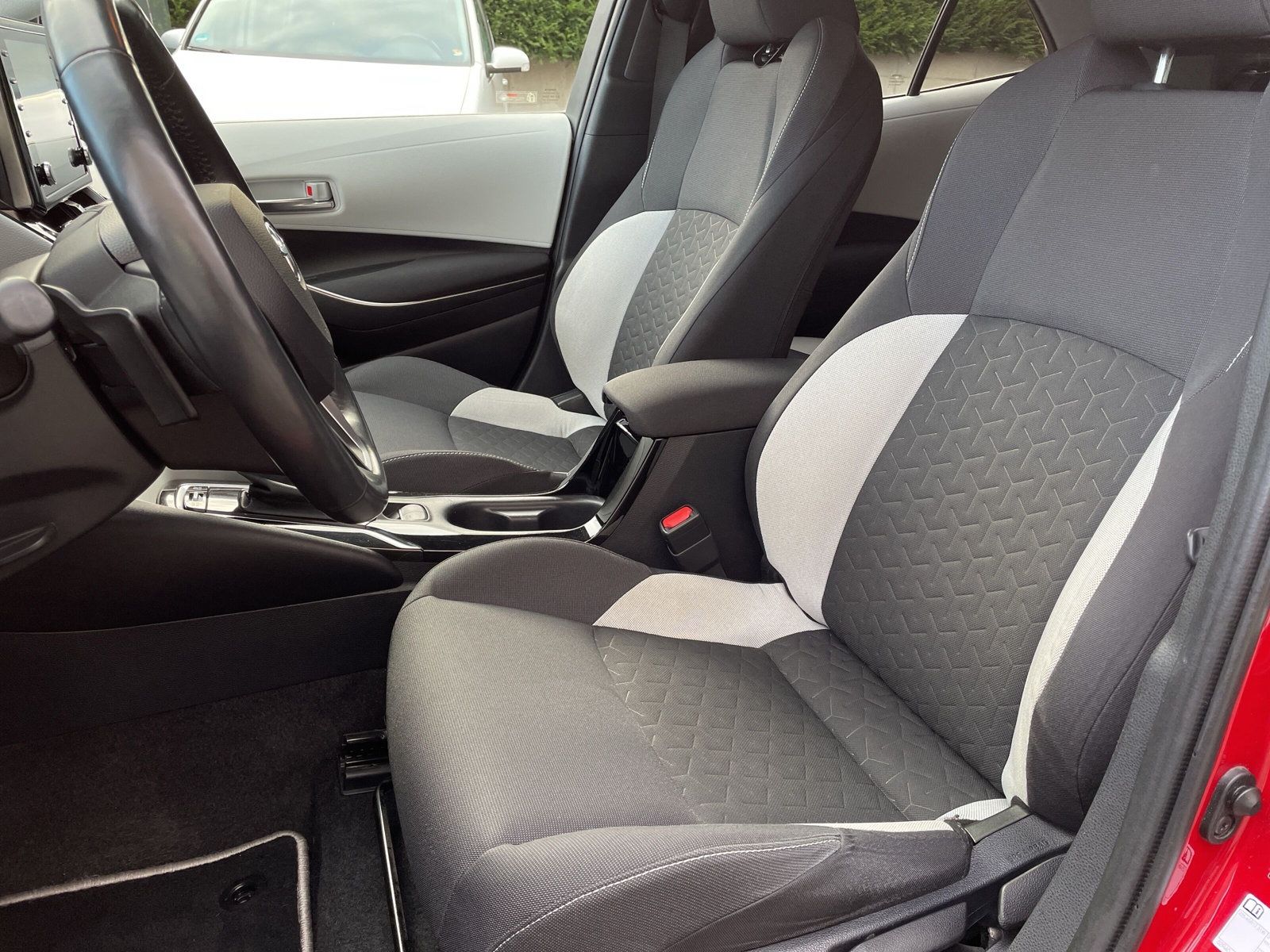 Toyota Corolla 2.0 Hybrid Club - Samsaru's Car Outlet