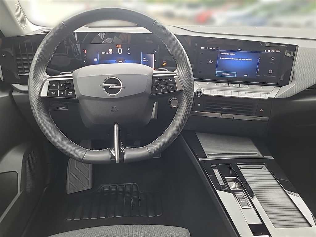 Opel Astra L 1.2 Business Edition - Samsaru's Car Outlet