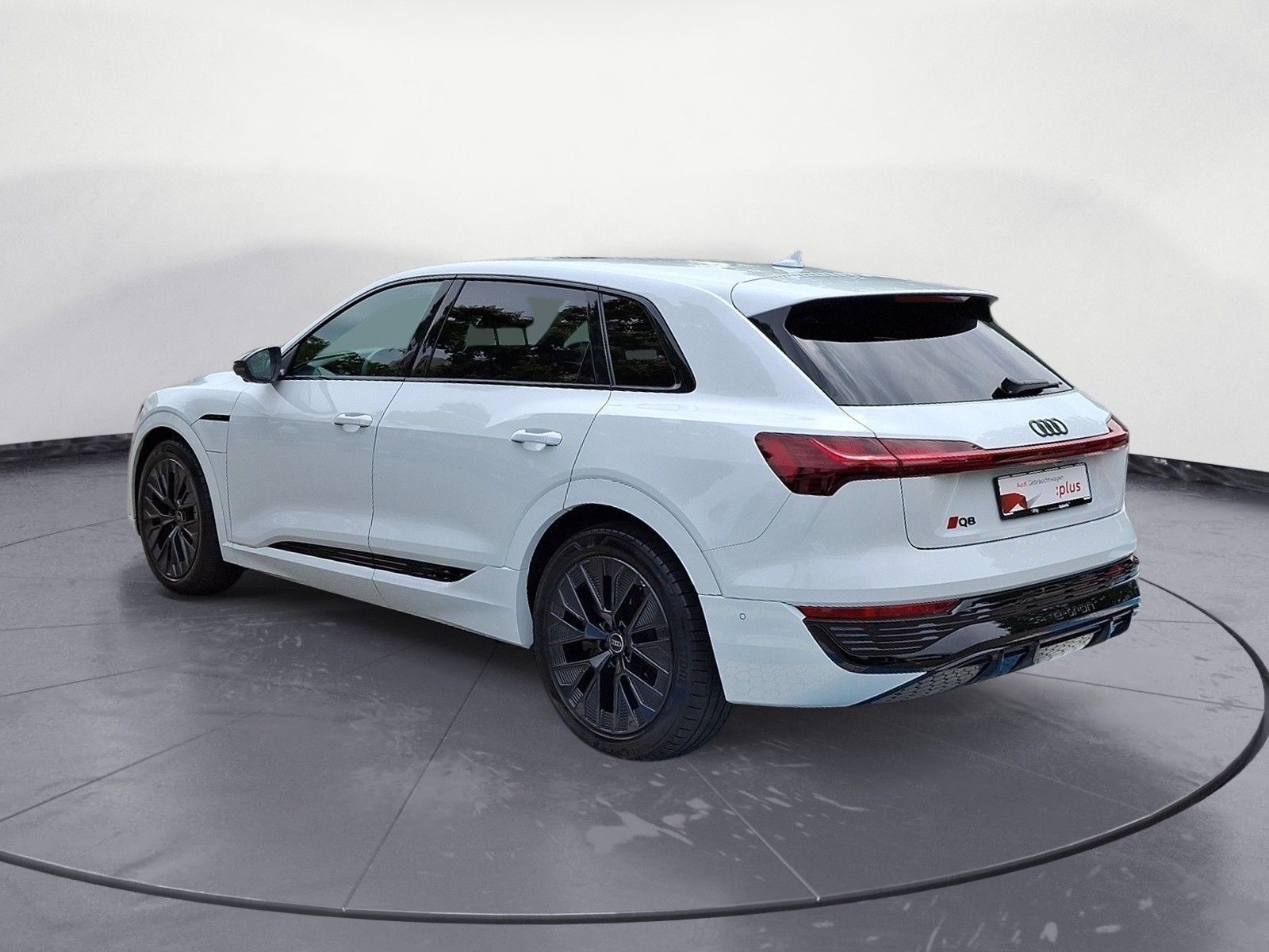 Audi Q8 S line 55 e-tron quattro