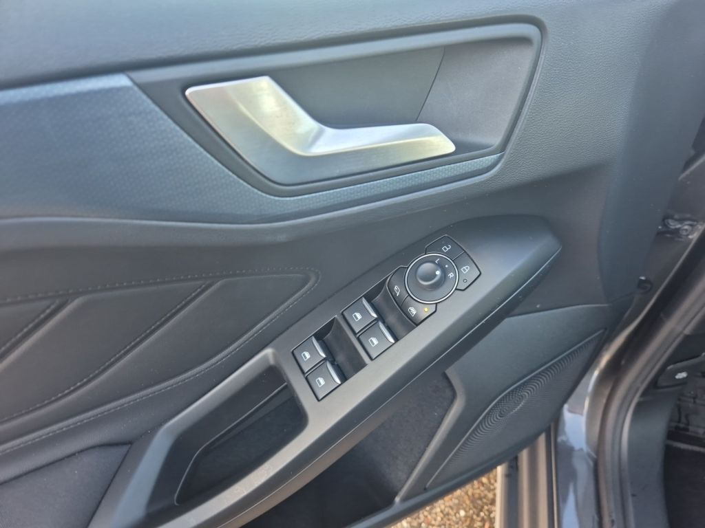Ford Focus Turnier 1.0 EcoBoost Hybrid Aut. ACTIVE X