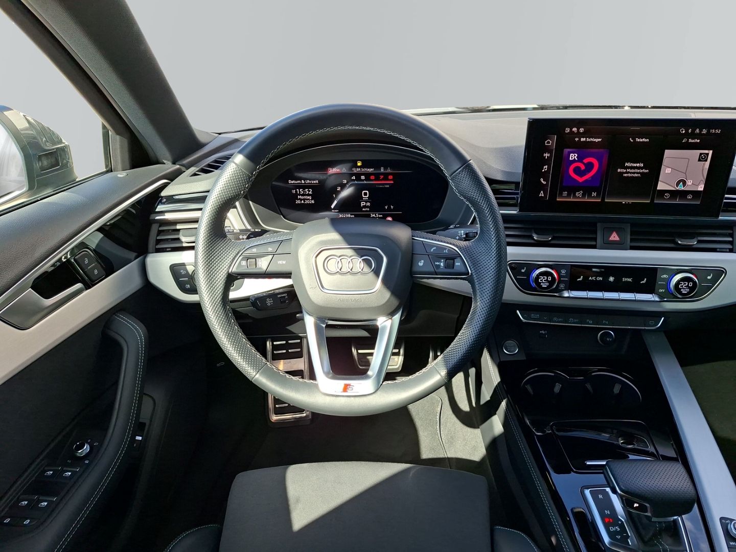 Audi A4 Avant 40 TFSI quattro S line *S-Sitze*AHK*Pan