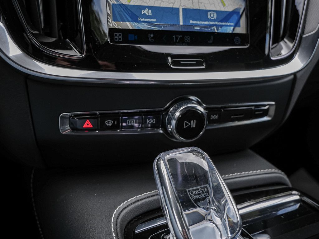 Volvo S60 T8 Ultimate Dark Recharge Plug-In Hybrid AWD