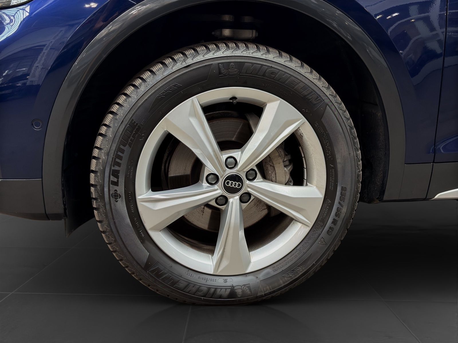Audi Q5 45 TFSI Q S LINE - Samsaru's Car Outlet