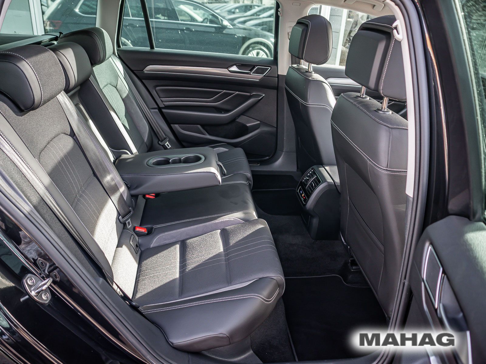 Volkswagen Passat Alltrack 2.0 TDI AHK LED Navi ParkPilot R