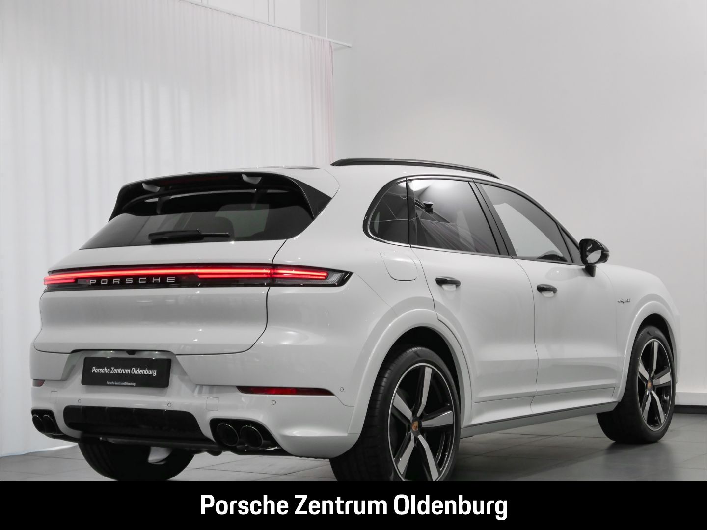 Porsche Cayenne E-Hybrid InnoDrive AHK Sportabgas 18 Weg