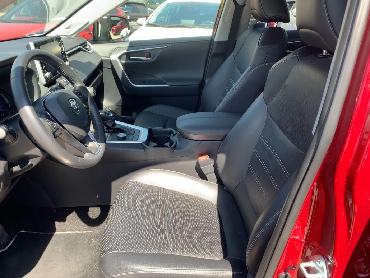 Toyota RAV 4 2.5l Hybrid 4x4 Lounge - Samsaru's Car Outlet