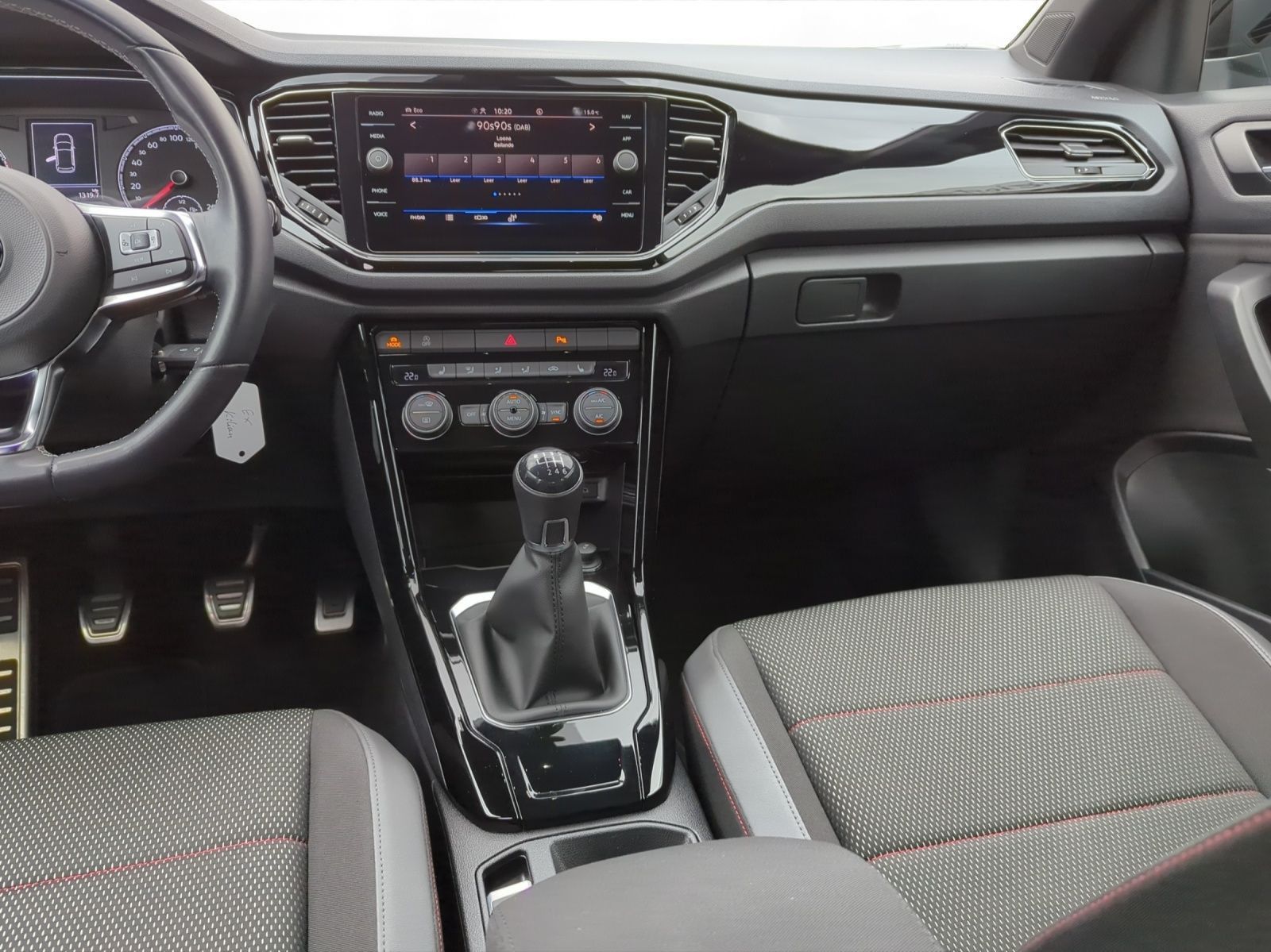 Volkswagen T-Roc 1.5 TSI Sport BlackStyle - Samsaru's Car Outlet