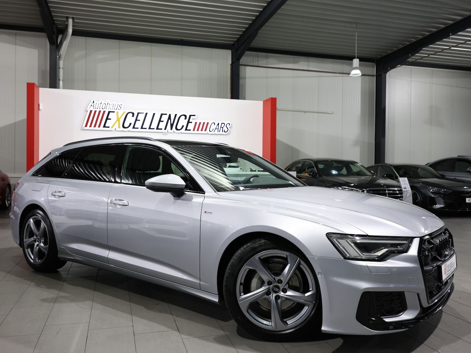 Audi A6 Avant 40 TDI S-LINE BLACK / PANORAMA, LED, VC