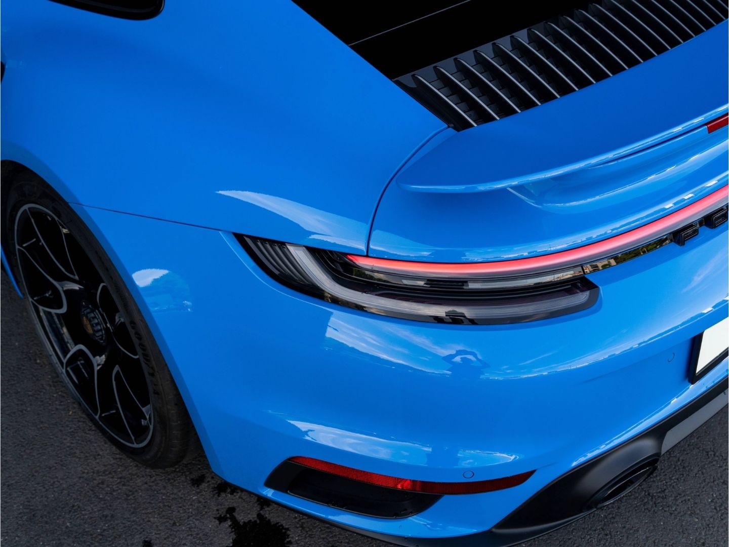Porsche 911 Turbo S Lift PCCB Burmester InnoDrive