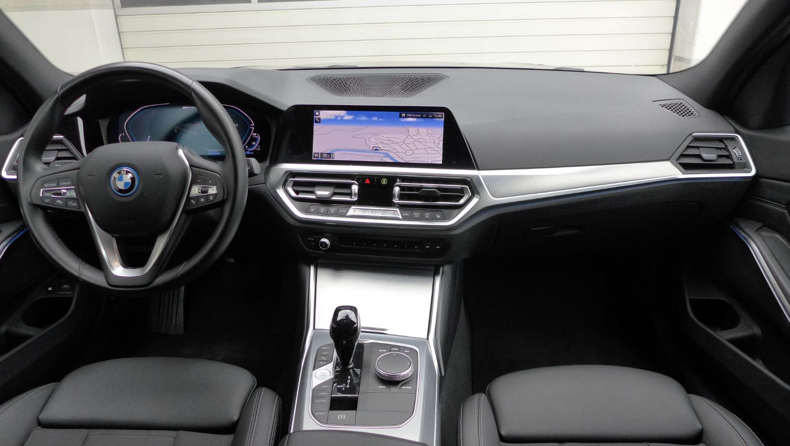 BMW 320e Touring Sport Line - Samsaru's Car Outlet
