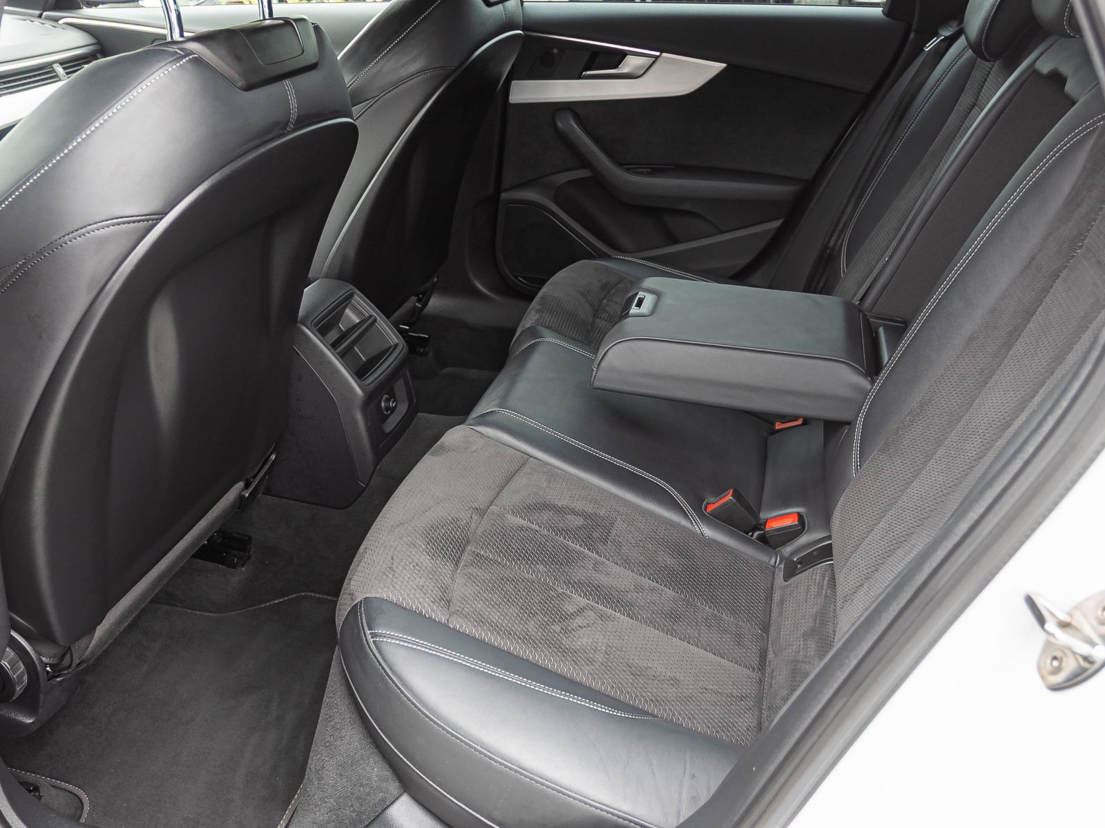 Audi A4 Avant S line 35TFSI - Samsaru's Car Outlet