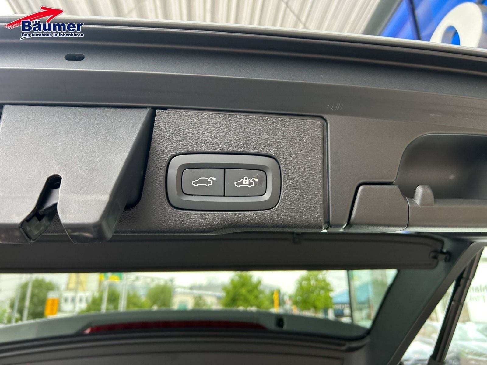 Volvo XC60 B4 Mild-Hybr. AWD Plus Dark Geartronic +AHK