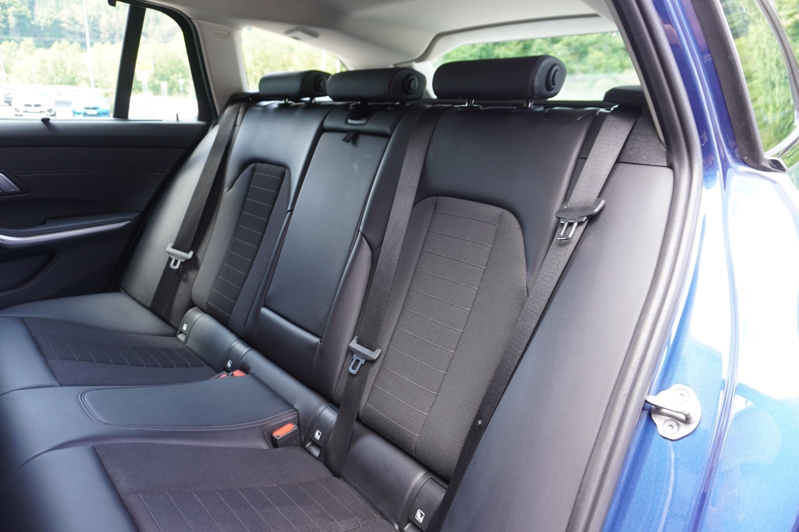 BMW 330d Touring Sport Line - Samsaru's Car Outlet