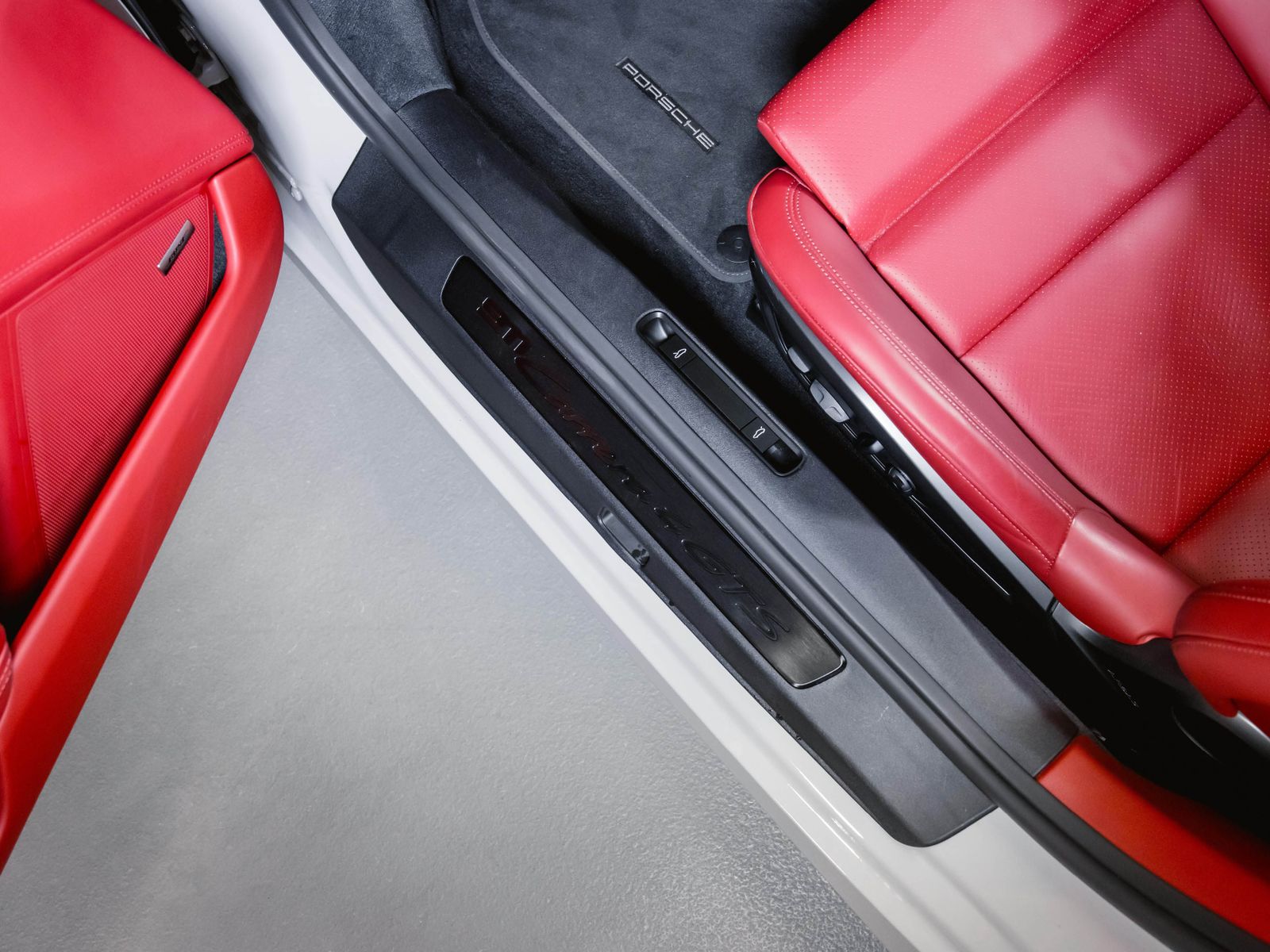 Porsche 911 Carrera 4 GTS Liftsystem BOSE Sportsitze