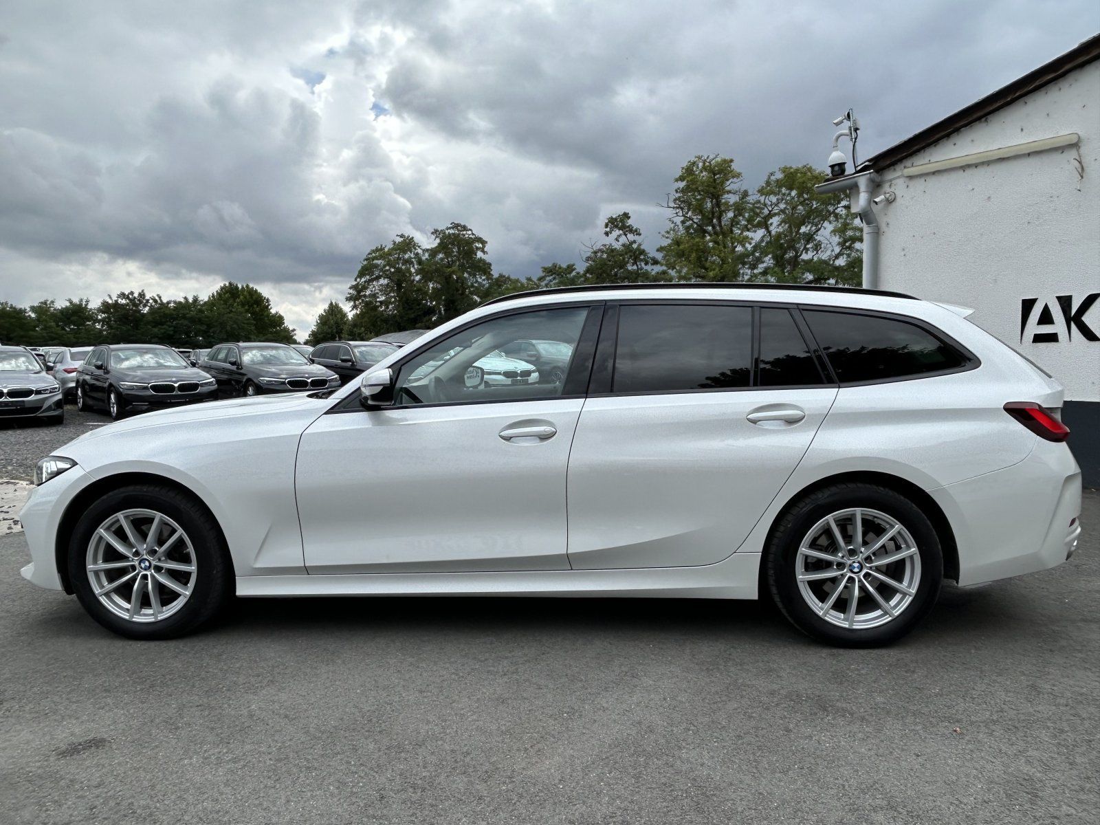 BMW 320 d Mild Hybrid xDrive - Samsaru's Car Outlet