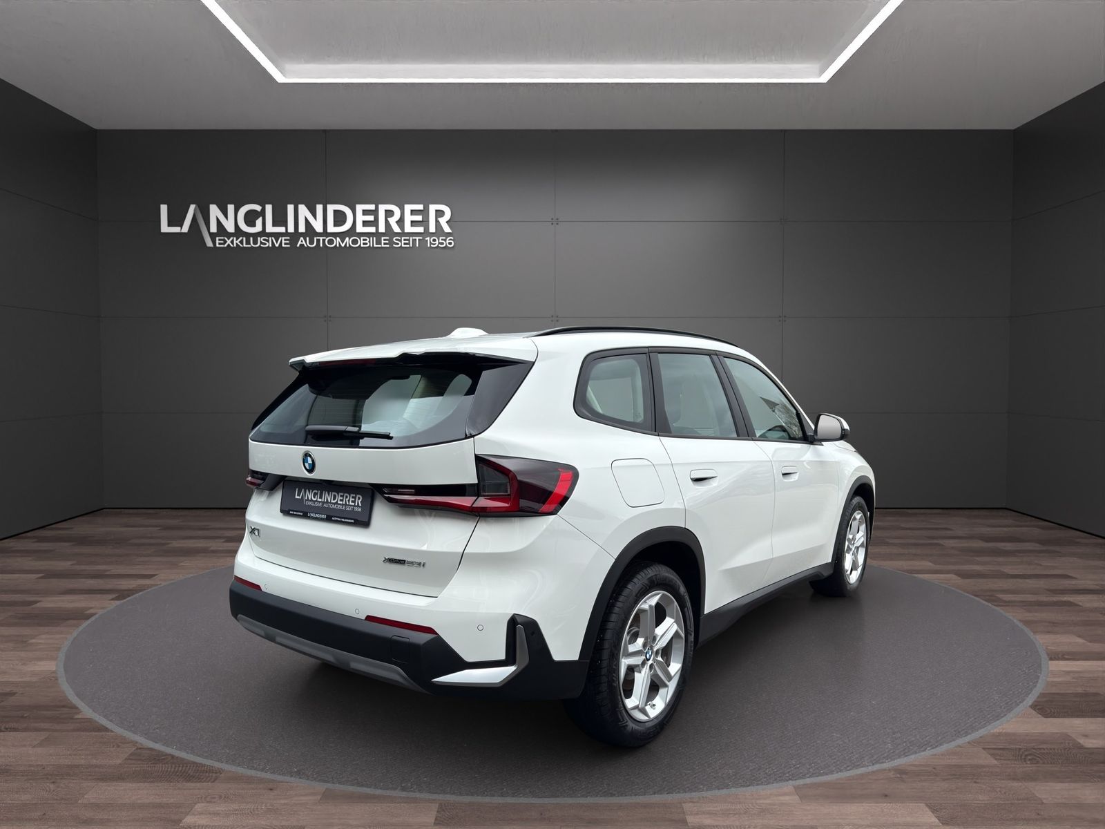 BMW X1 xDrive23i - Samsaru's Car Outlet
