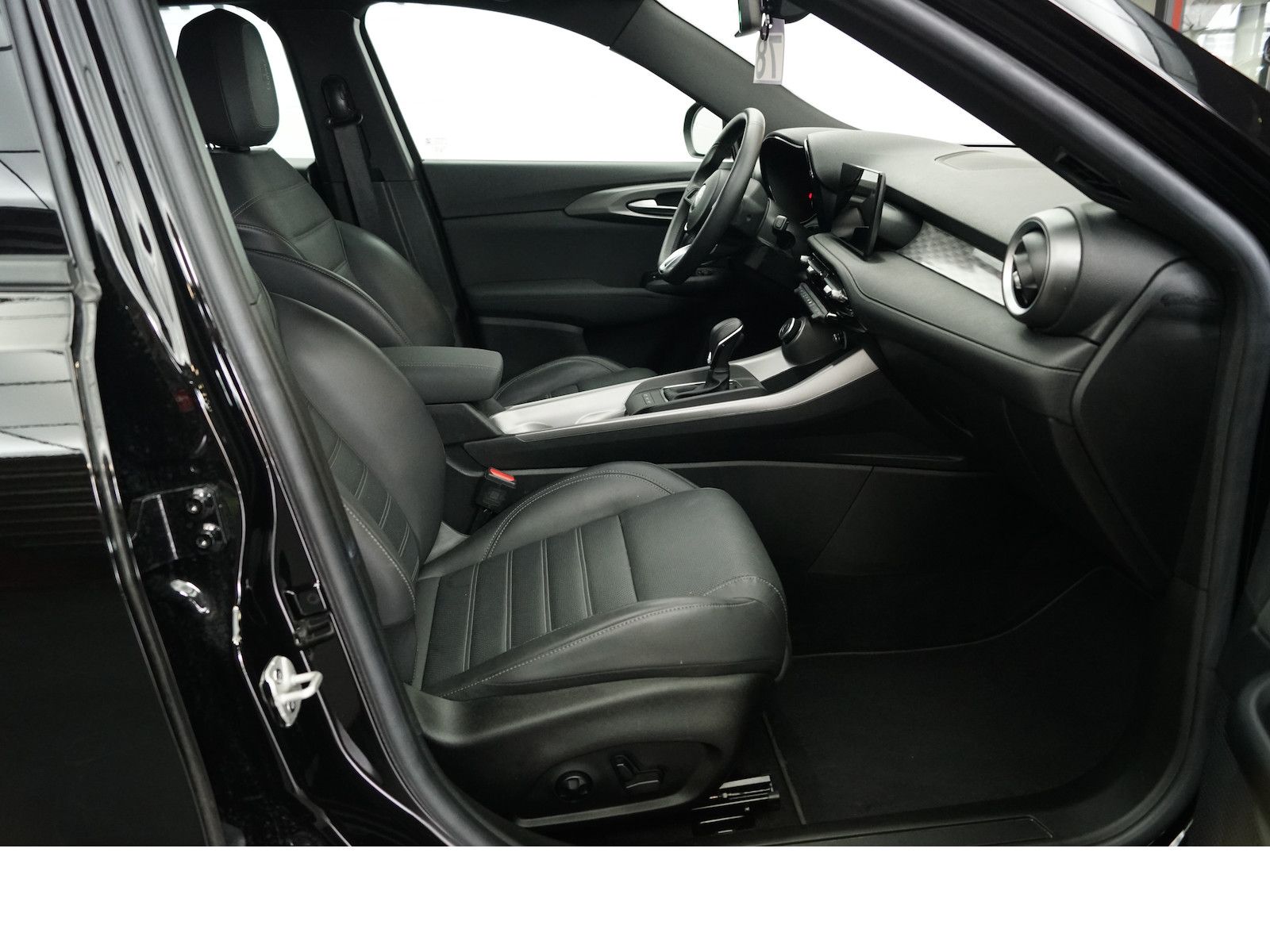 Alfa Romeo Tonale 1.6 VGT-D Ti LEDER FULL LED Harman-Kardon