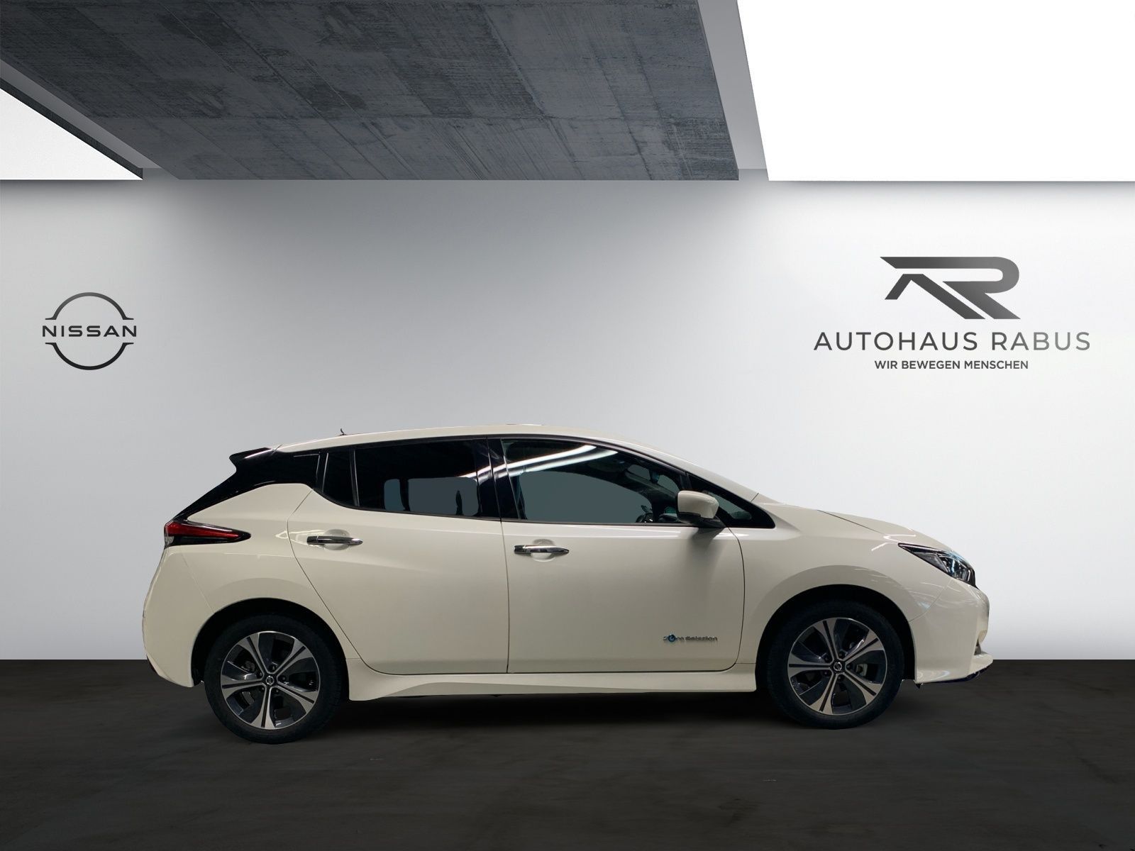 Nissan Leaf 62 kWh e+ Tekna - Samsaru's Car Outlet