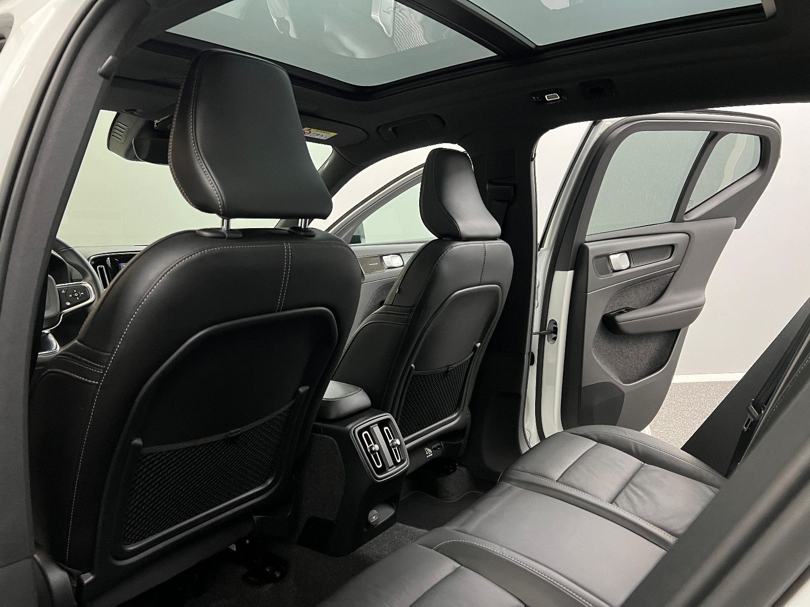 Volvo XC 40 Recharge Pro 360*PANO*MEMO*H&K*INTI-LIGHT