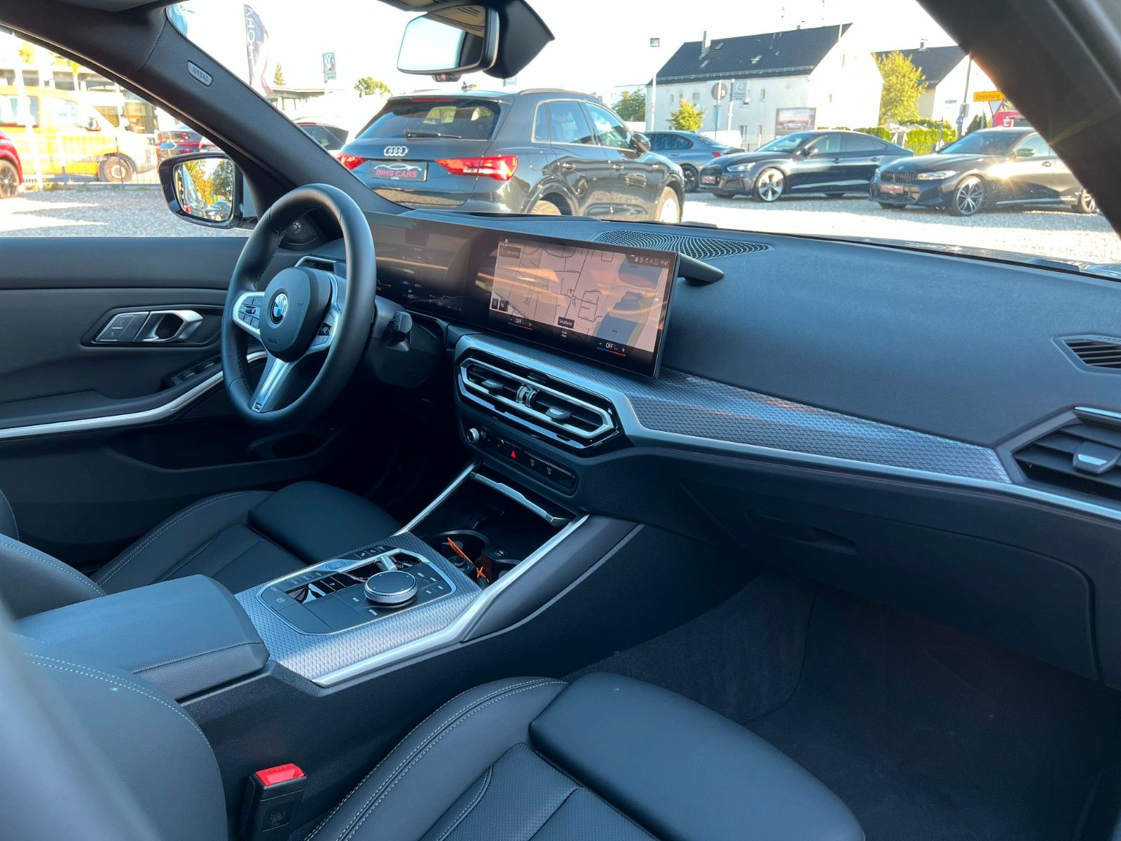 BMW 320d xDrive M Sport*360°HUD*Pano*HK*Standhzg*ACC