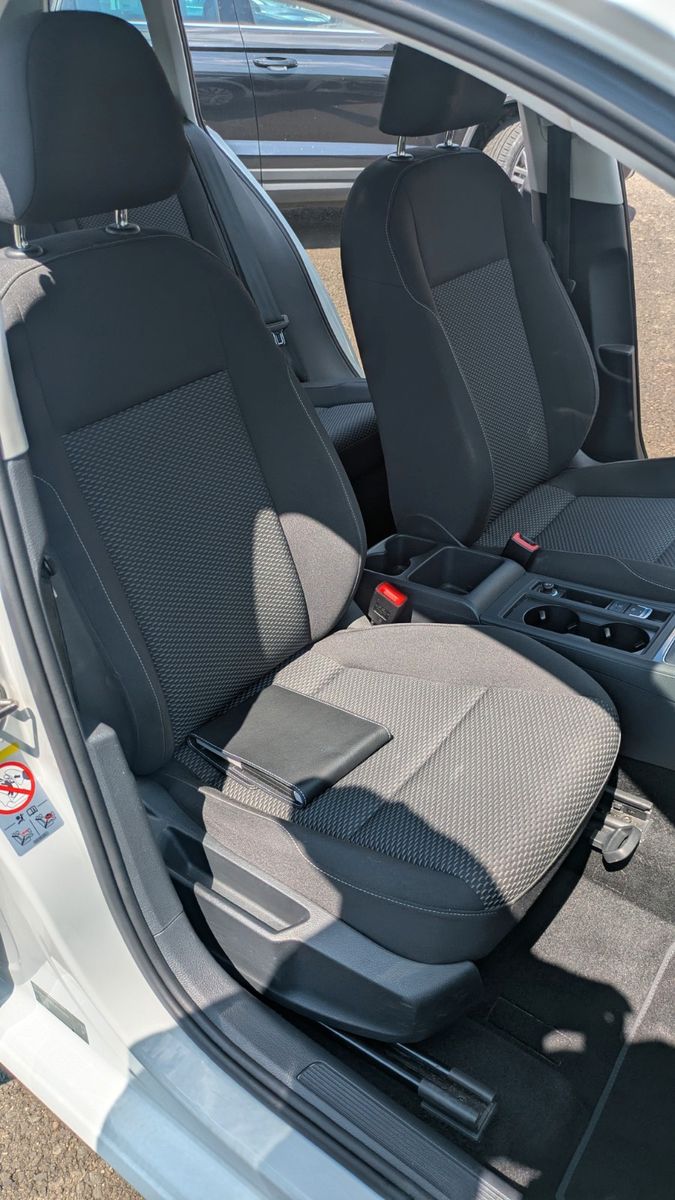 Volkswagen Golf VII Variant Trendline - Samsaru's Car Outlet