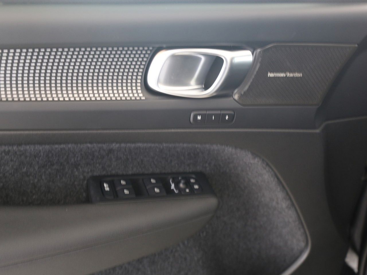 Volvo XC40 B3 Ultra Black Edition FWD