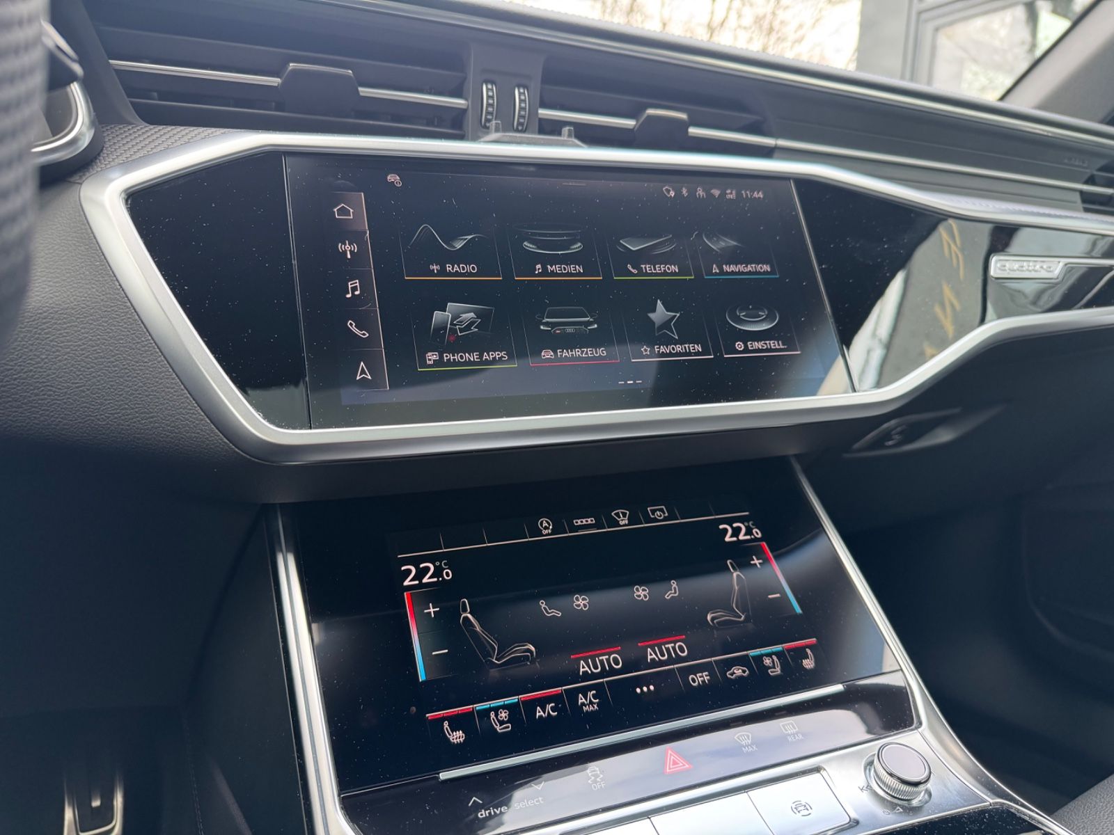 Audi RS6 AVANT QUATTRO PERFORMANCE*22.Z*CARBON*AHK*