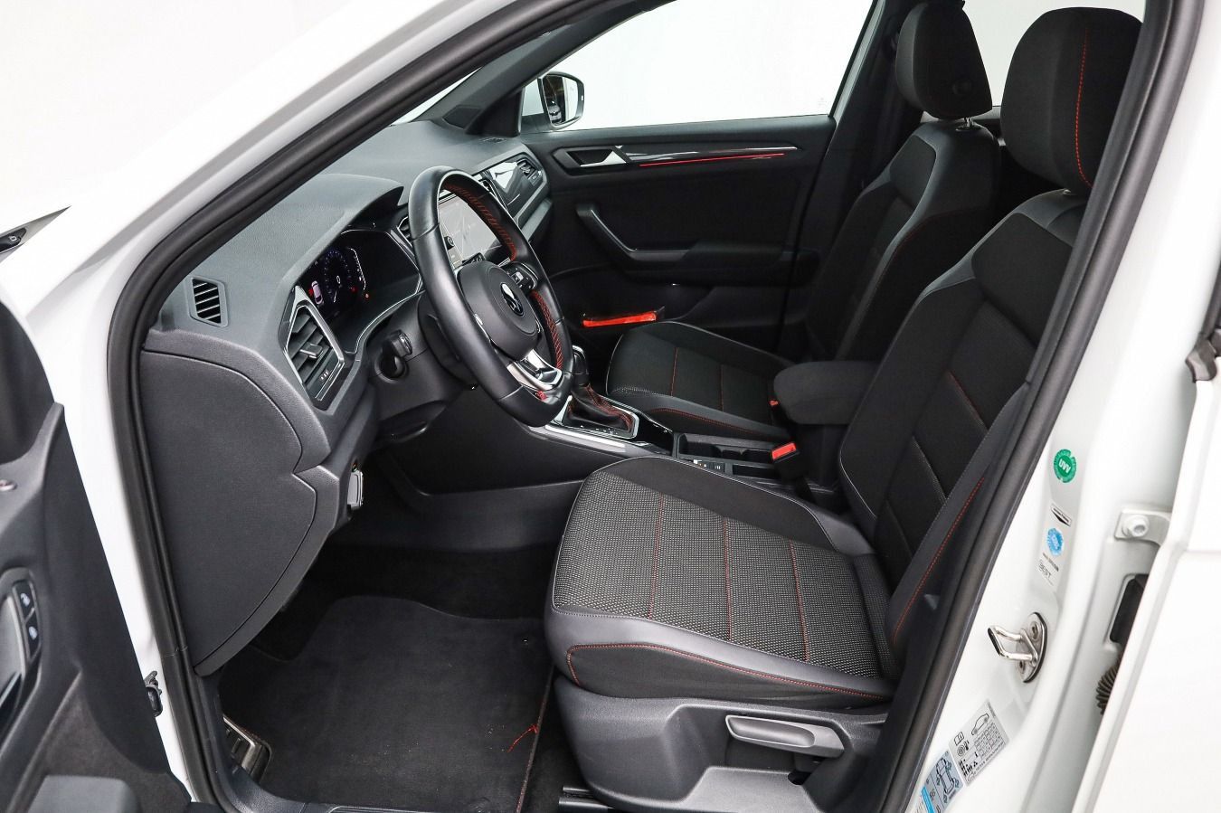 Volkswagen T-Roc 1.5 TSI DSG SPORT - Samsaru's Car Outlet