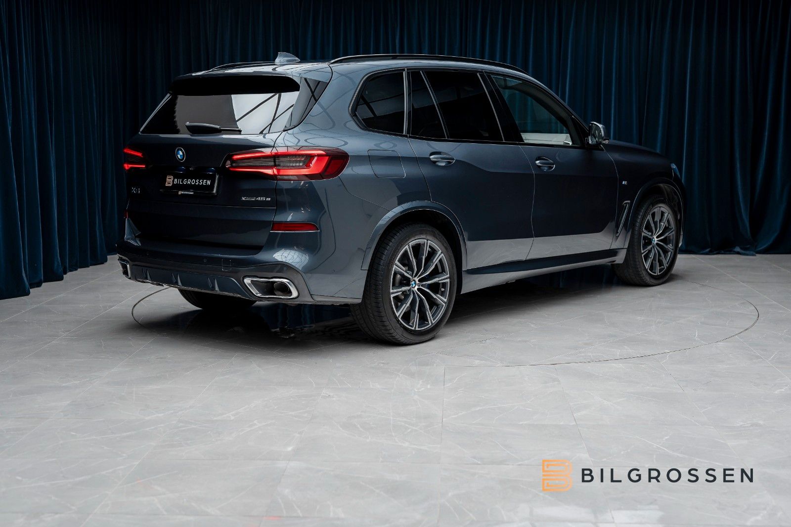 BMW X5 xDrive45e M Sport Pano H/K HUD Tow 360° ACC