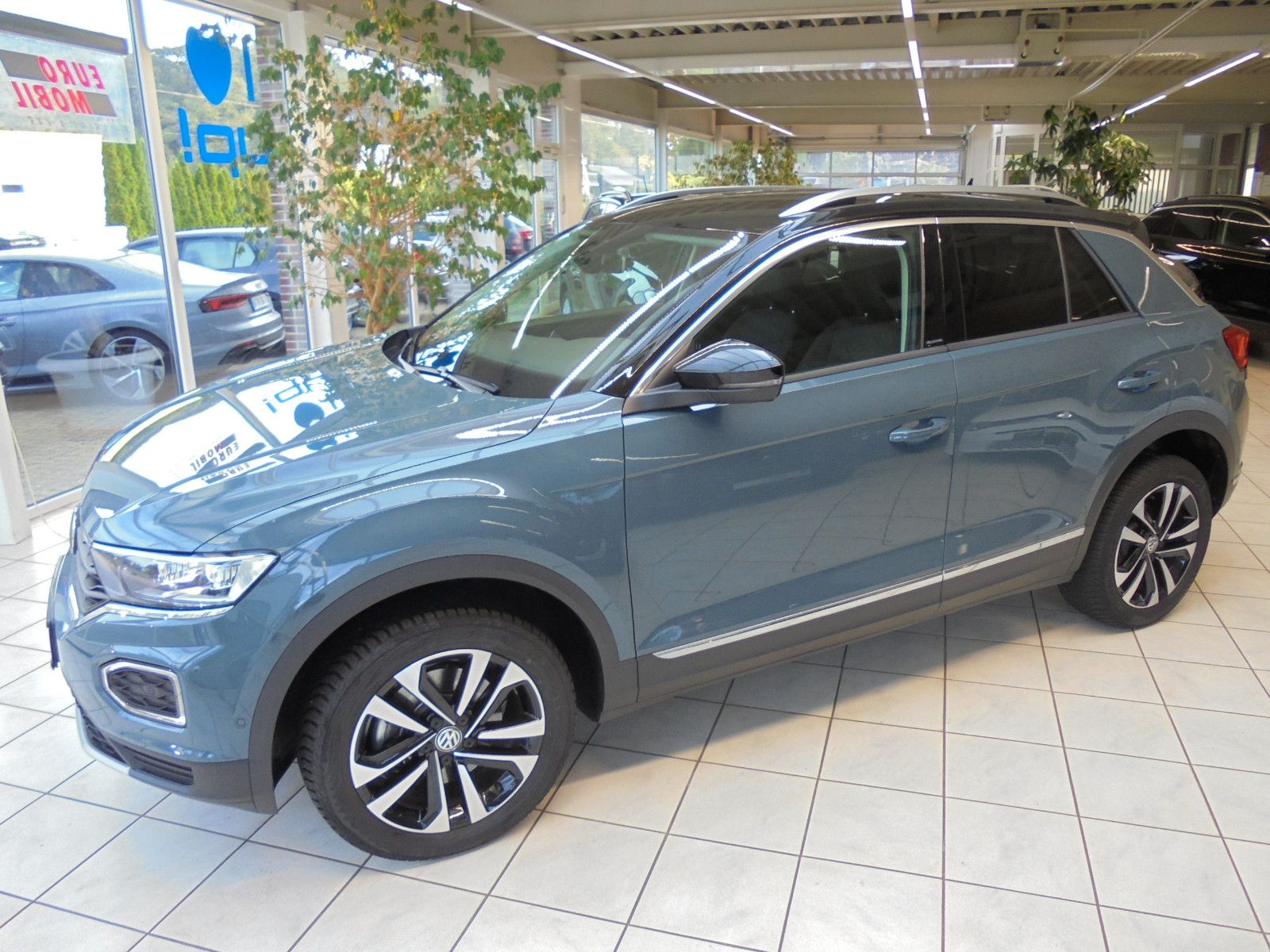 Volkswagen T-Roc 2.0TDI DSG - Samsaru's Car Outlet